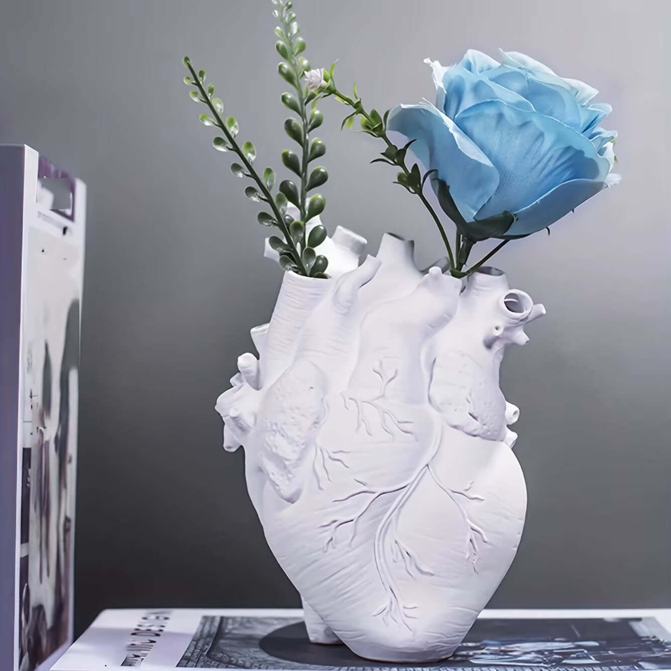 Anatomical Heart Vase Resin Figurine Glam Style Collectible Decorative Anatomy Themed Design Flower Holder for Tabletop Display